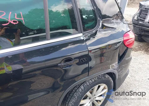 2017 Volkswagen Tiguan 2.0T Wolfsburg Edition z USA, uszkodzony, nr VIN WVGSV7AX3HK004814